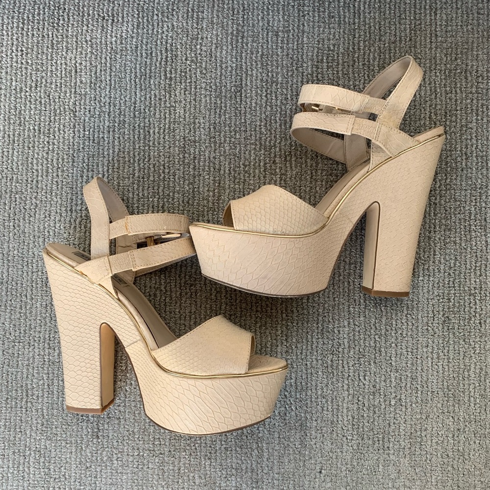 Steve Madden Depaolo Platform Heels